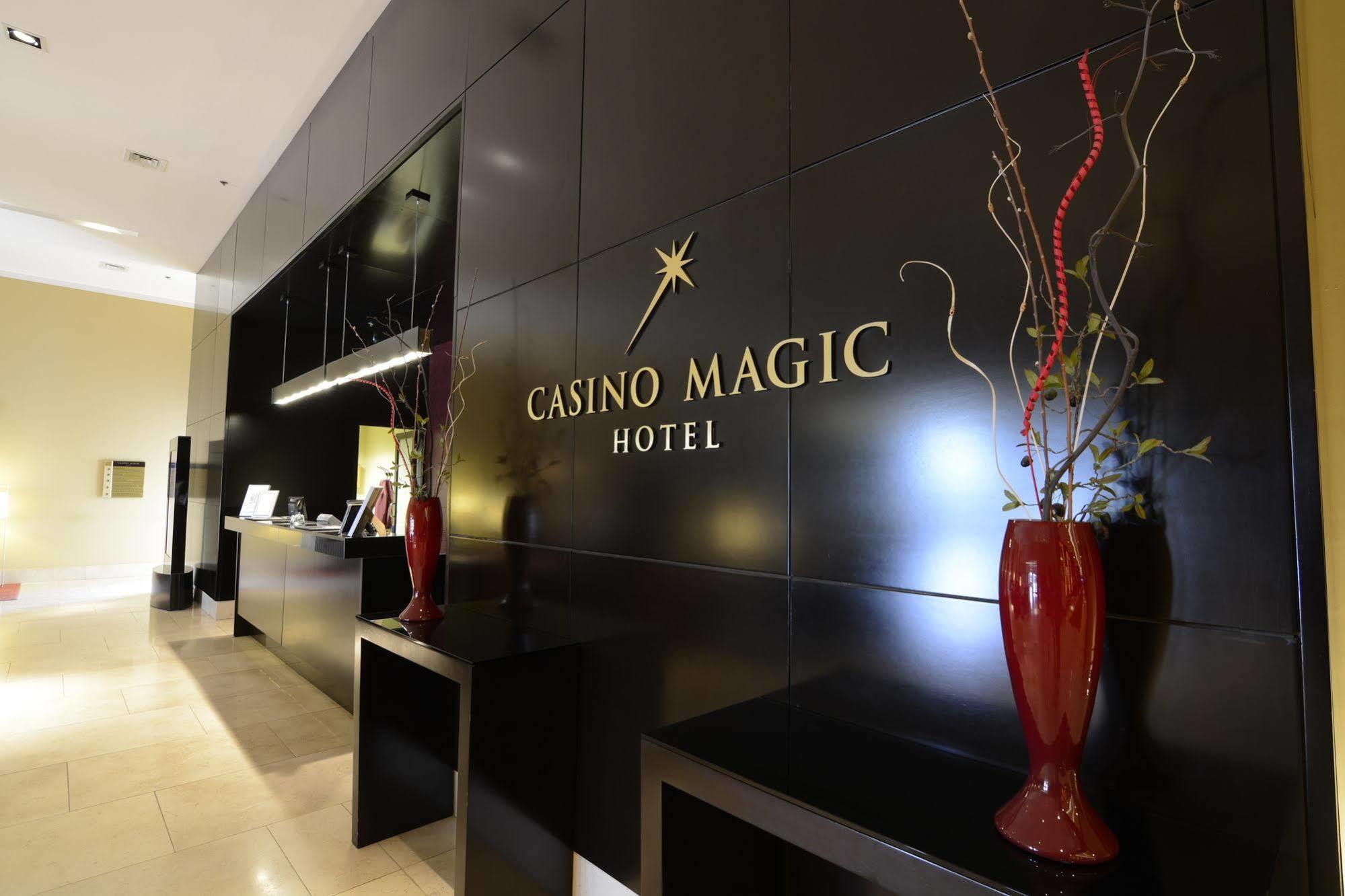 Hotel Casino Magic Neuquén Esterno foto